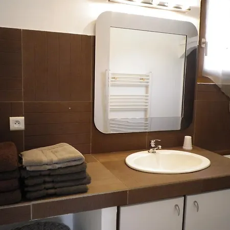 Oda ve Kahvaltı D'hotes Alize Grimaud