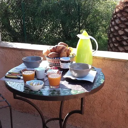 Alojamento de Acomodação e Pequeno-almoço D'hotes Alize 3*