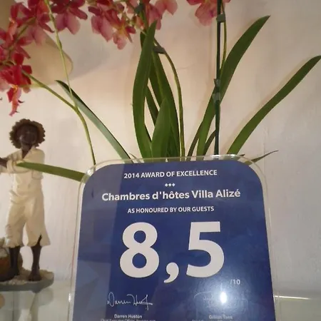 Oda ve Kahvaltı D'hotes Alize Grimaud