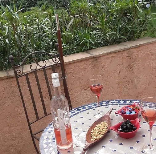 Oda ve Kahvaltı D'hotes Alize